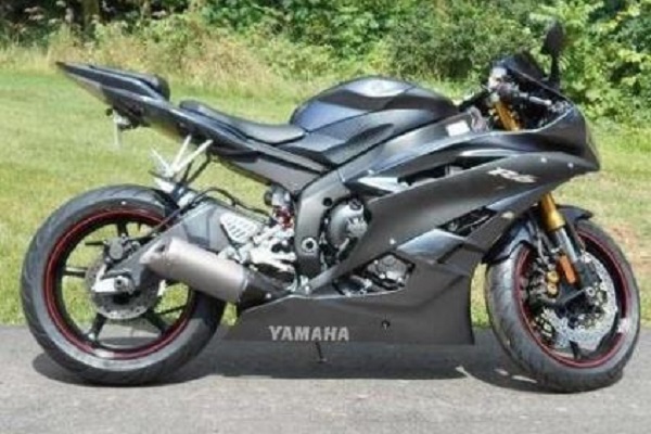Yamaha YZFR6V (C) Owners Manual